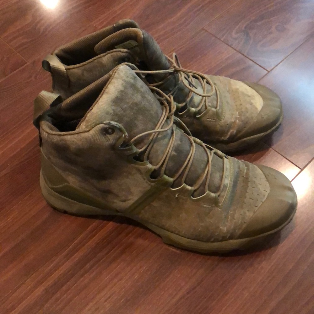 Under Armour Tan Boots Rugged Lace-Up Design
